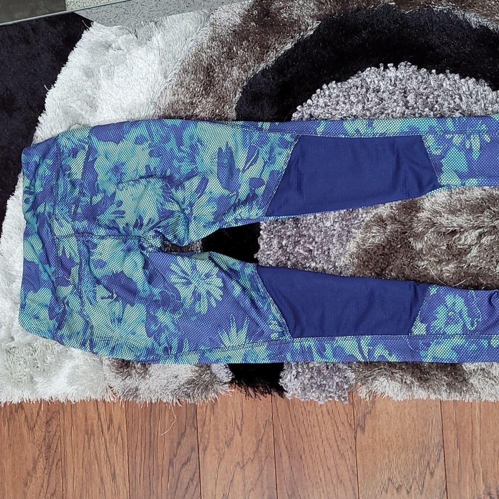 ❤Pre loved yoga/workout pants❤ - Picture 4 of 7